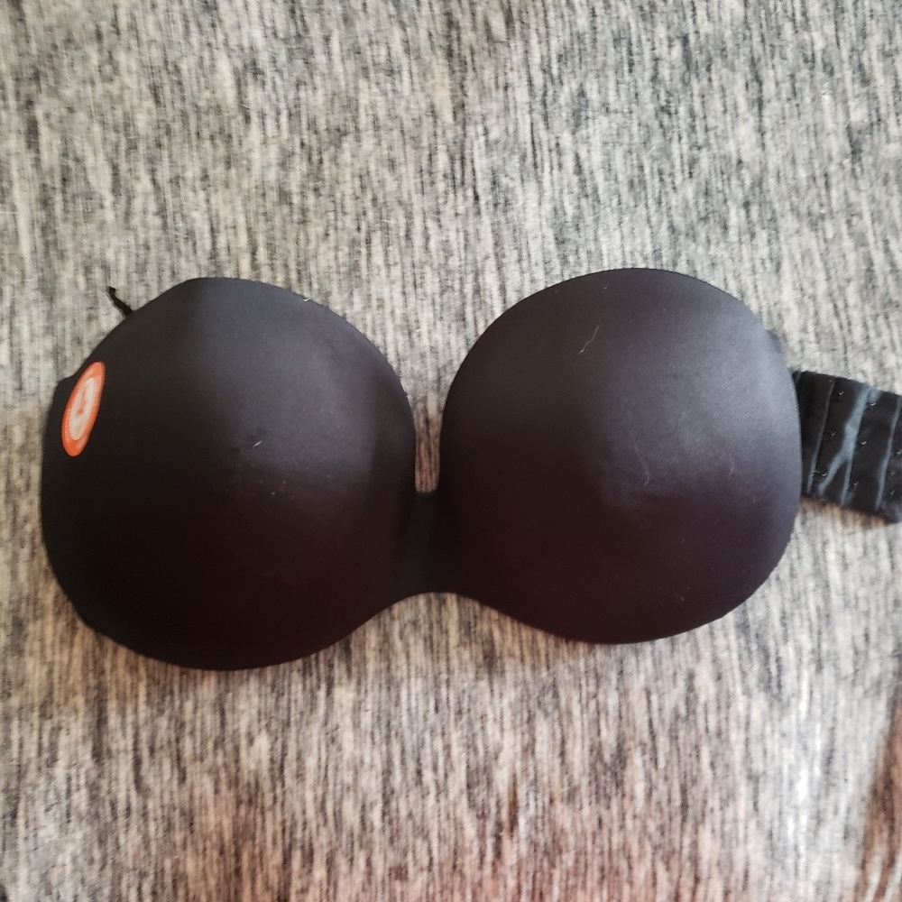NWT.. Warner strapless bra